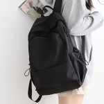 ナイロンカジュアルバックパック、軽量トラベルバックパック、大容量学生スクールバッグ、調節可能なショルダーストラップ、高校生に適しています、多用途のソリッドカラーバックパック、ラップトップバックパック