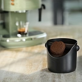 ショック吸収デザイン、取り外し可能なノックバー、滑り止めベース付きの丸いプラスチックエスプレッソノックボックス、簡単なコーヒーグラウンド処分用