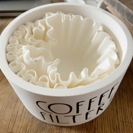コーヒーフィルタ用の木製コンテナ、蓋付きで、ファームハウス調のデザインで、フィルタを収納し、ファームハウス調のコーヒーバーデコレーションを実現できます。