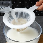 100個セットのメッシュフィネストレーナー、家庭でのビール製造に適した高品質のキッチンシーフィルター、ワイン、ティー、豆乳、バッキングに適しています。洗いやすく多用途な食品ストレーナーツール、アパートやコンパクトなキッチンに最適です。